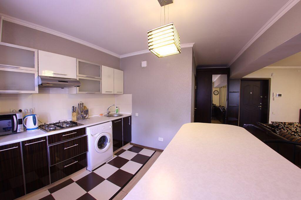 Apartments On Shevchenko 129 Almaty Bagian luar foto